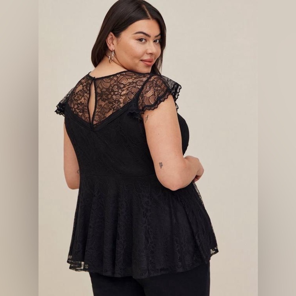 TORRID PEPLUM LACE RUFFLE SLEEVE TOP PLUS SIZE - Picture 4 of 8